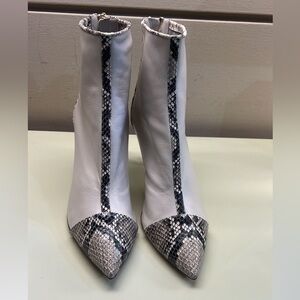 GIOVANNA GRAZZINI MADE IN ITALY Elegant White and Black Heeled Boots Snakeskin